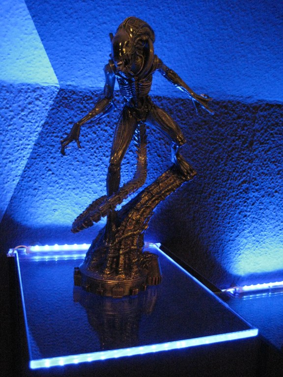 Alien Warrior Statue (2).JPG