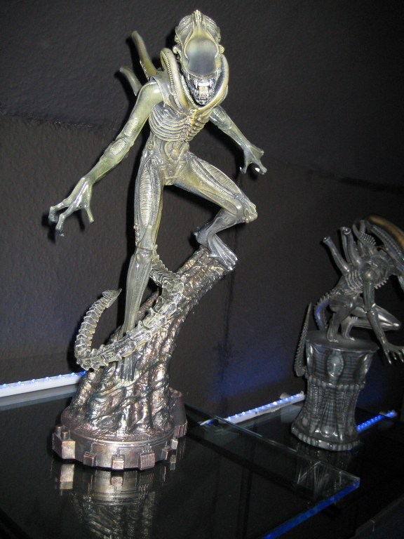 Alien Warrior Statue (3).JPG