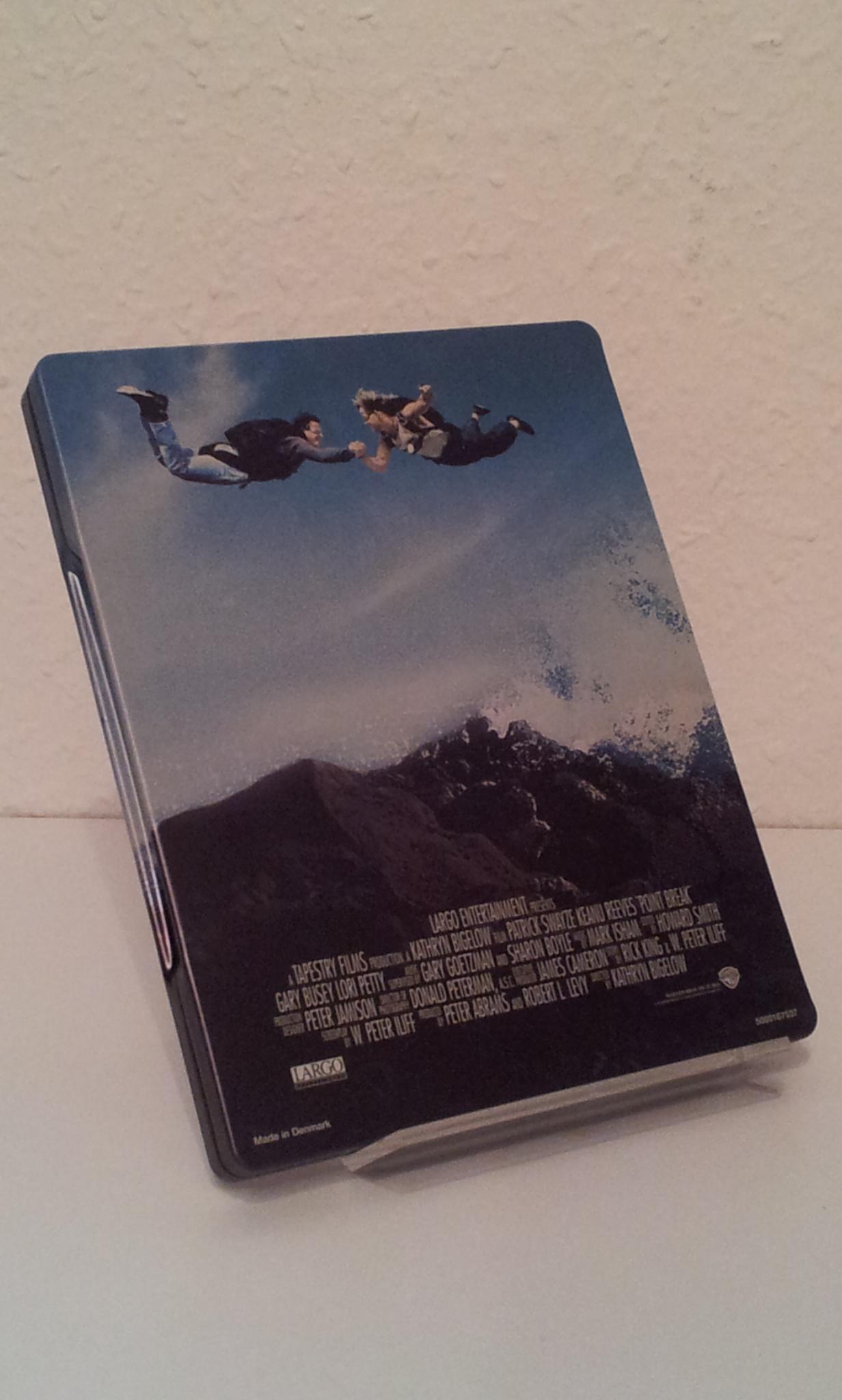 Gefährliche Brandung - UK Steelbook002.jpg