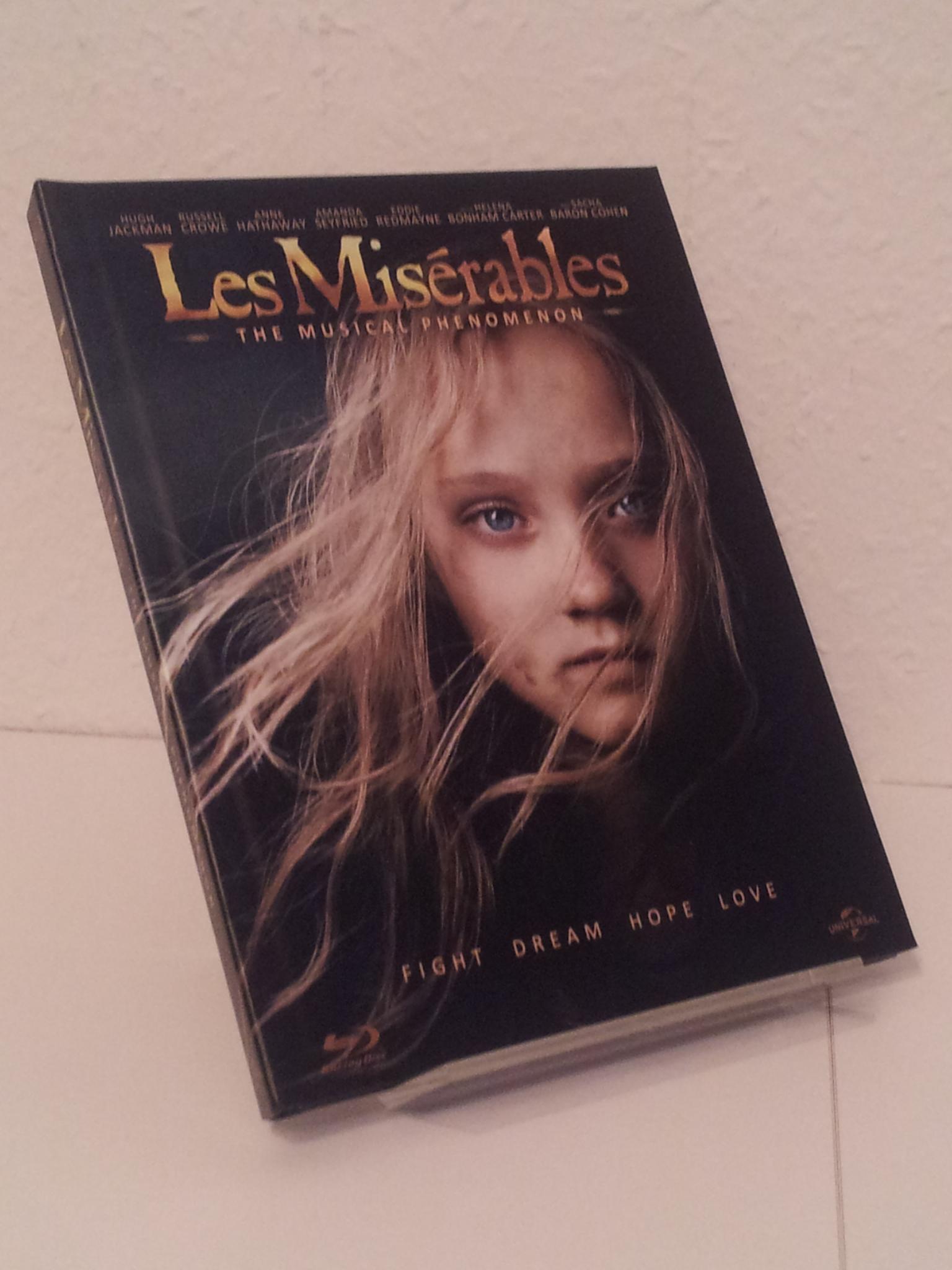 Les Miserables - UK Collectors Book.jpg