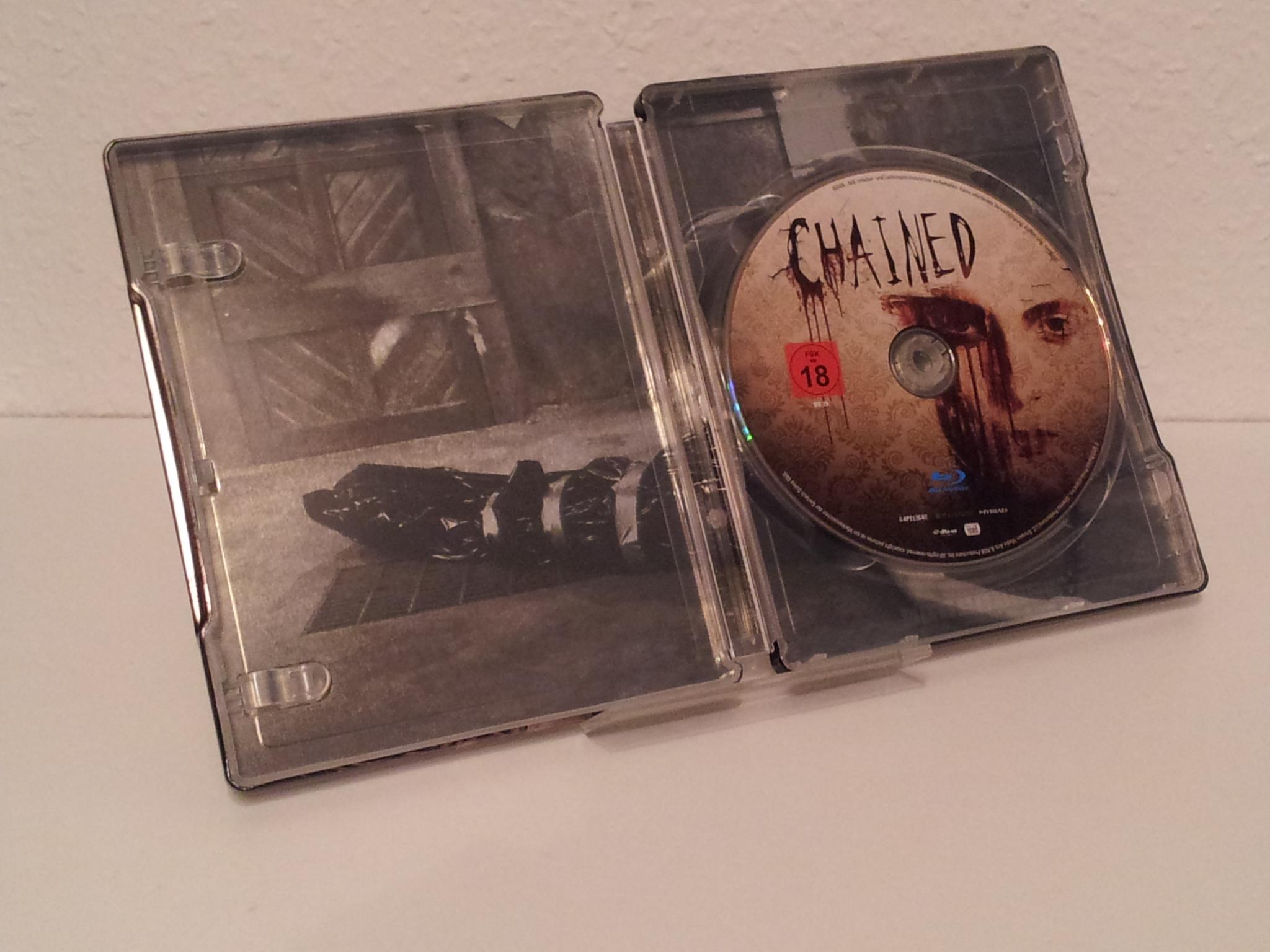 Chained - Steelbook003.jpg