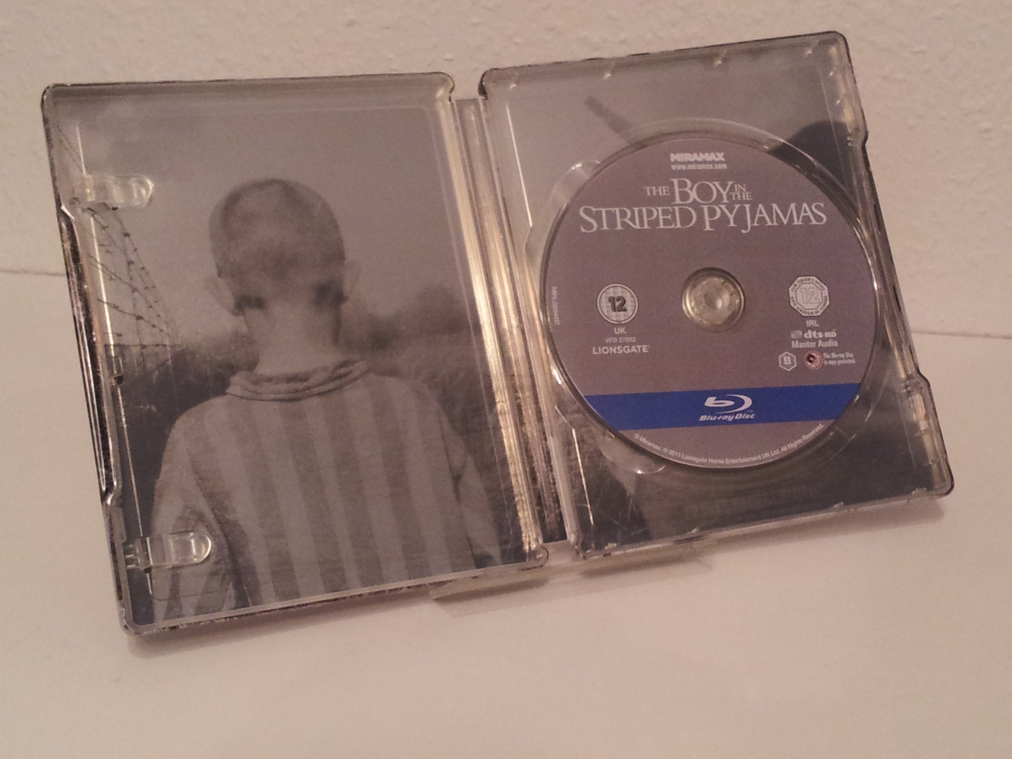 Der Junge im gestreiften Pyjama - UK Steelbook003.jpg