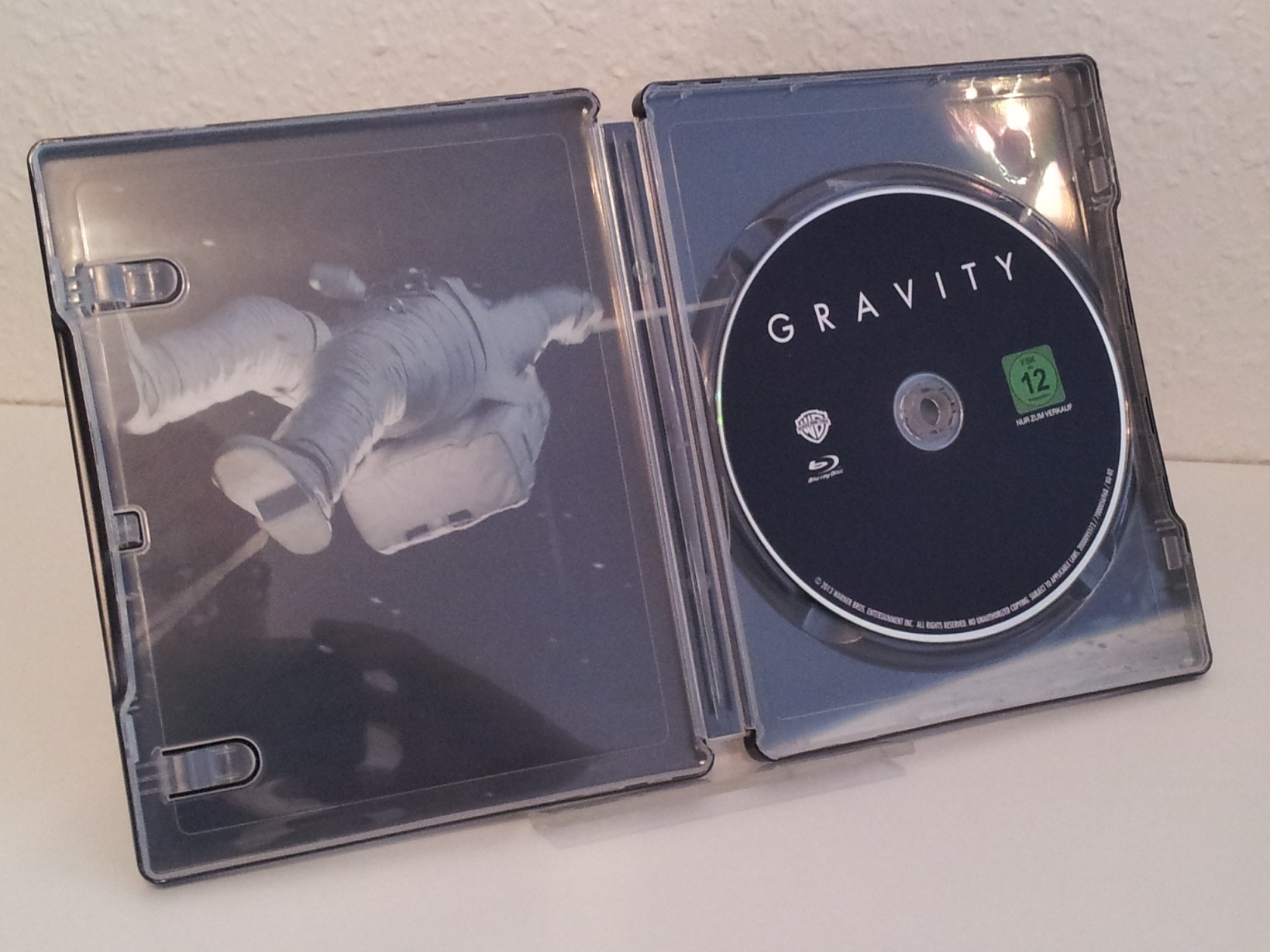 Gravity - Steelbook003.jpg