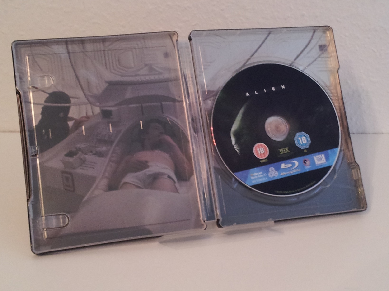 Alien 1 - UK Steelbook003.jpg