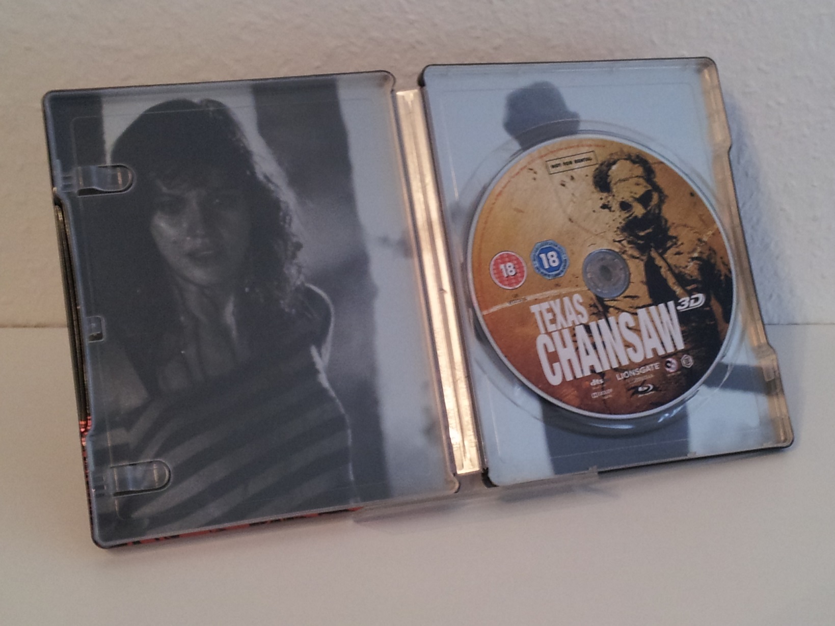 Texas Chainsaw - UK Steelbook003.jpg