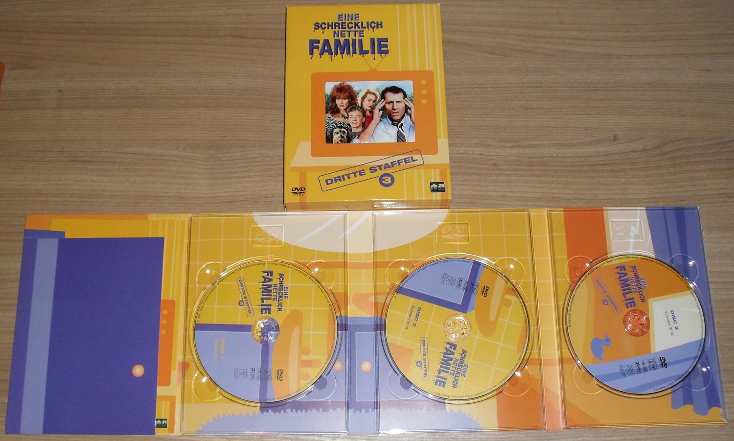 Schrecklich nette Familie 3 Digipak 2.jpg