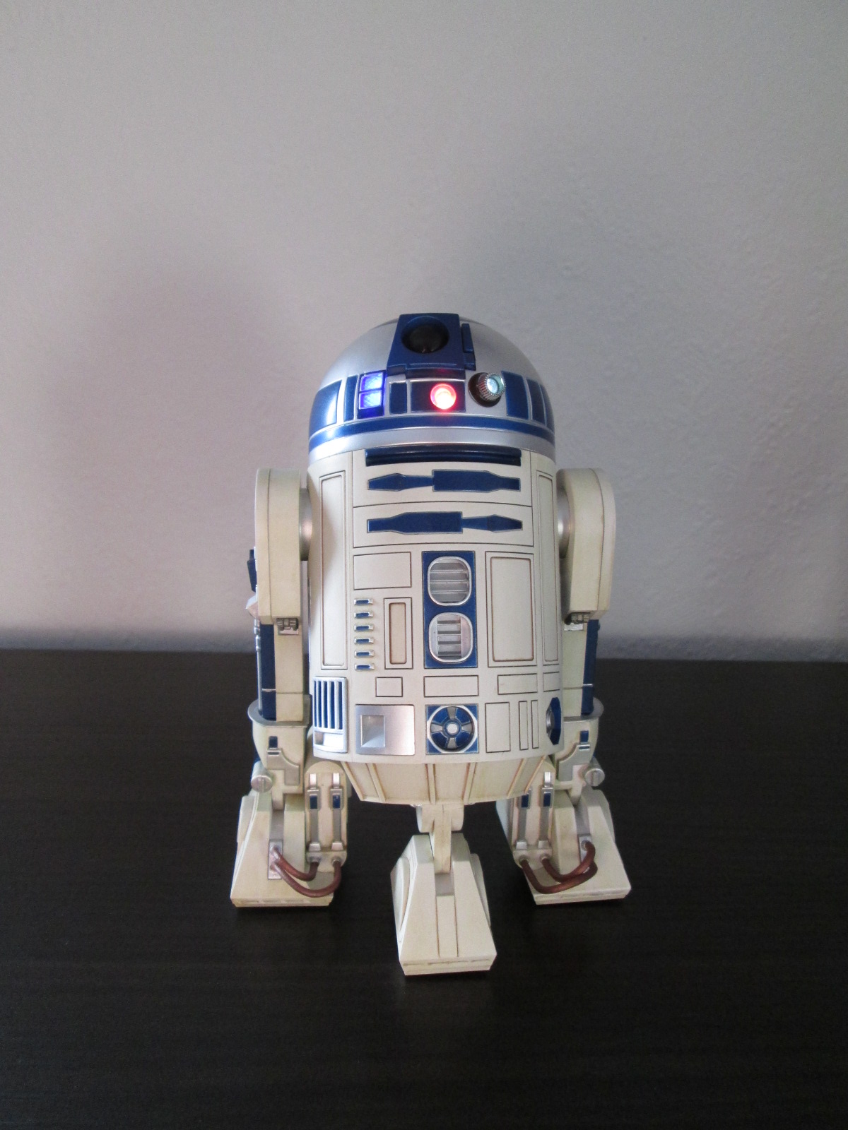 R2D2Medicom1.JPG