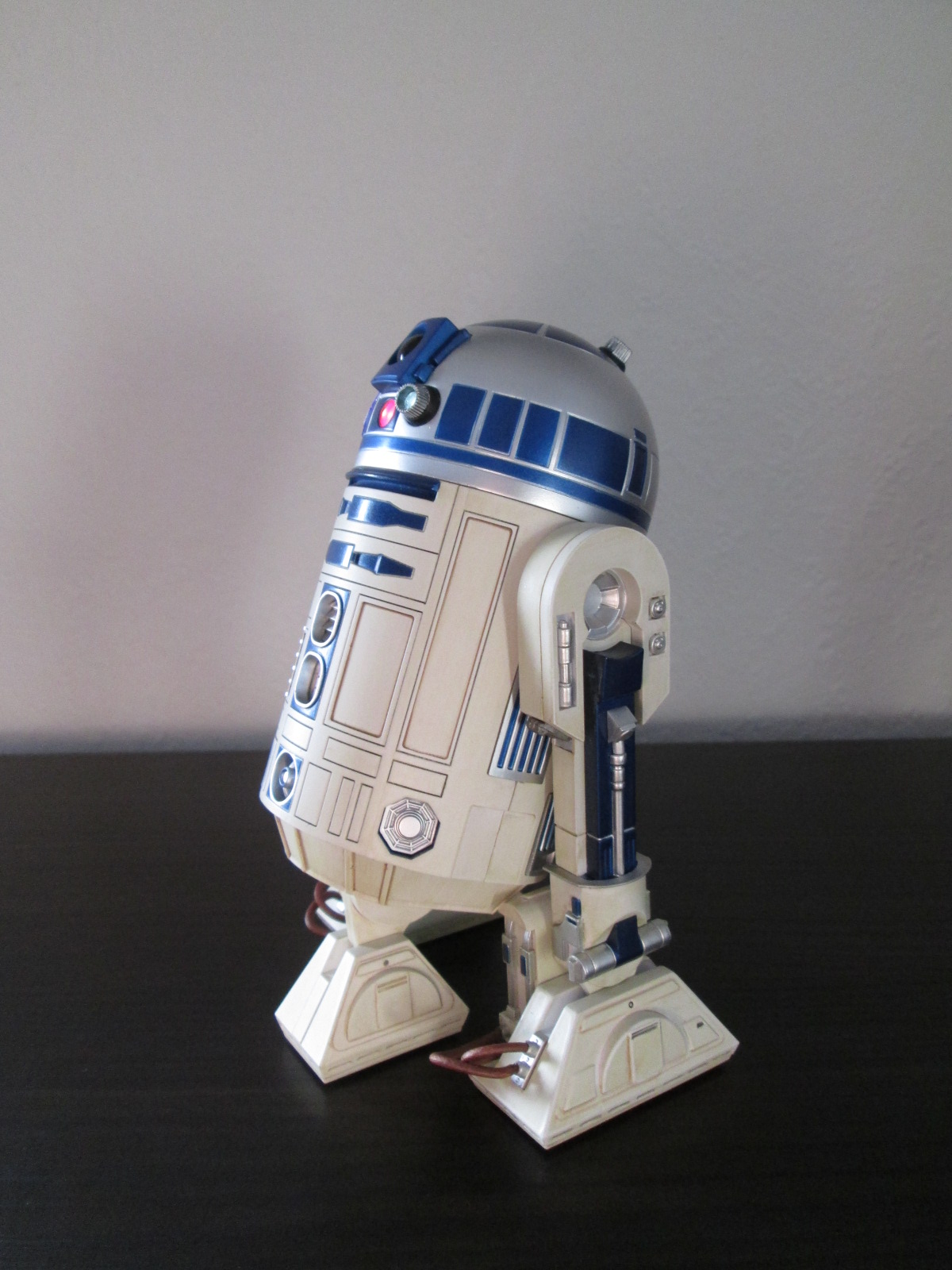 R2D2Medicom3.JPG