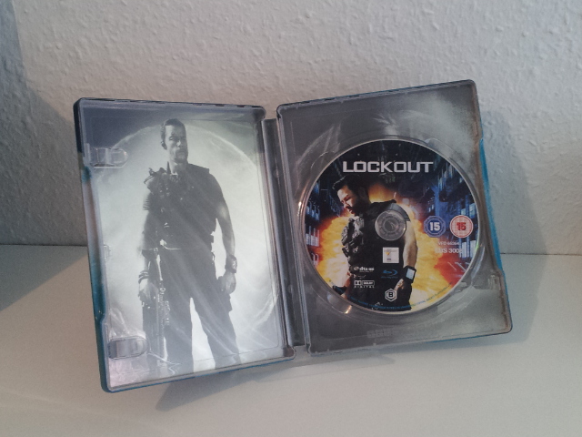 Lock Out - UK Steelbook003.jpg