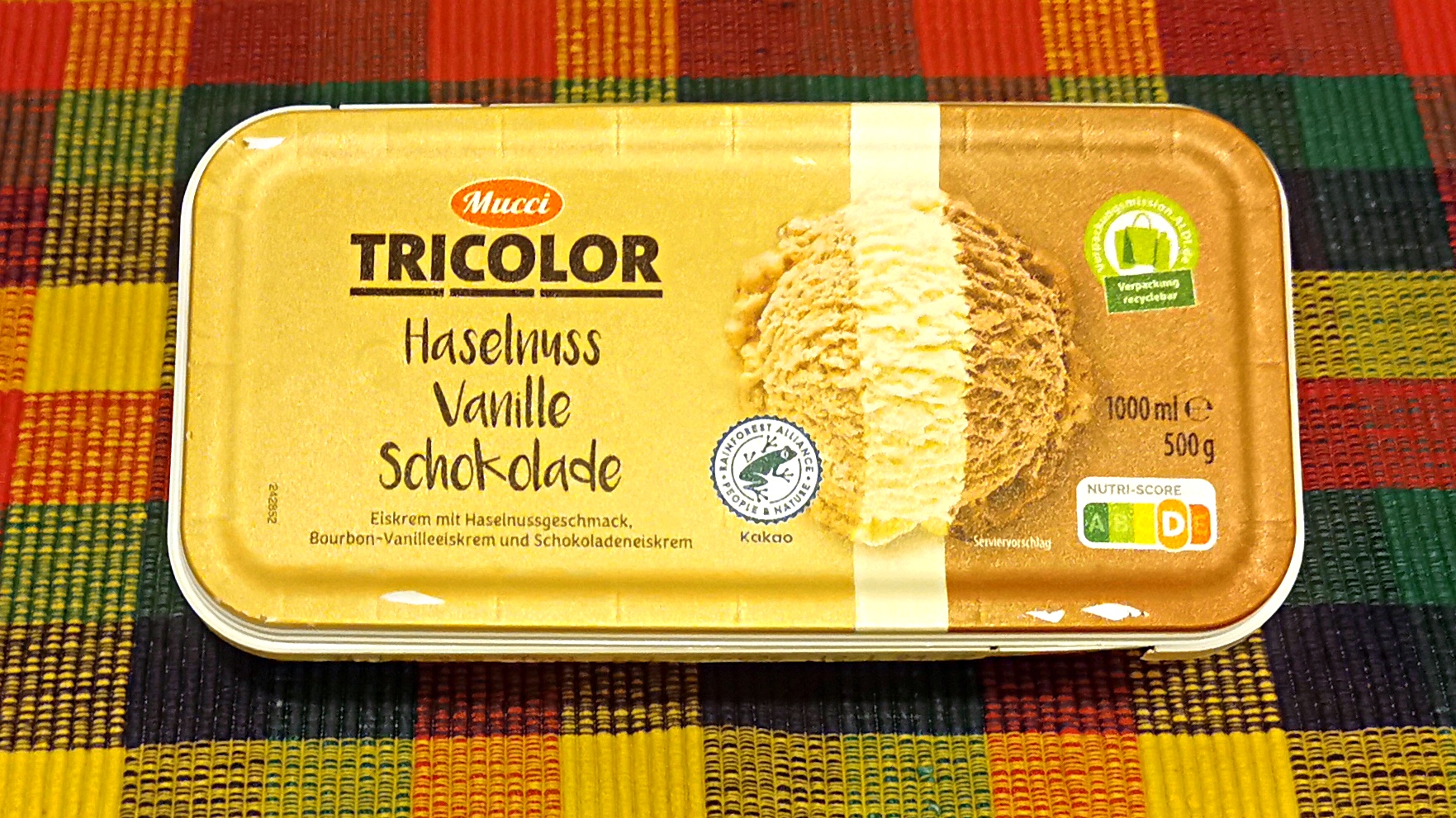 TricolorHaselnussVanilleSchokoladeOK.jpg