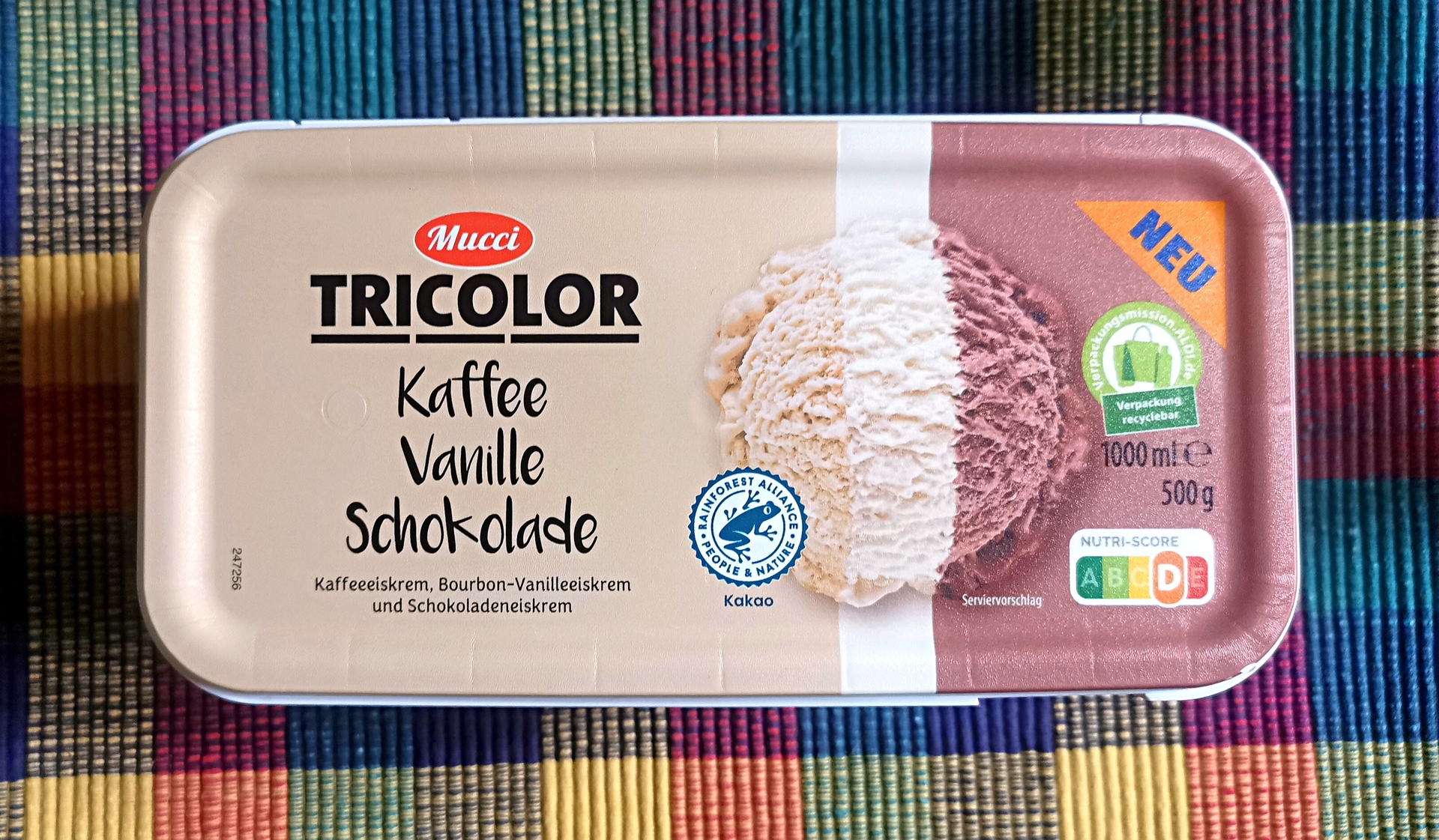 TricolorKaffeeVanilleSchokoladeOK.jpg