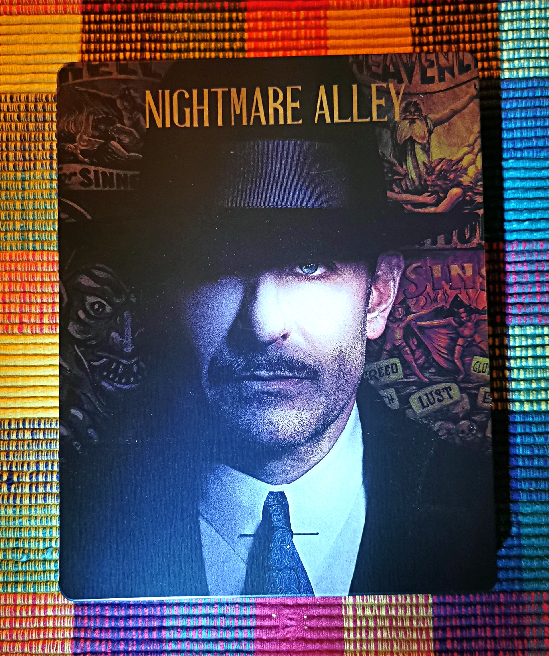 sbNightmareAlleyVorneOK.jpg