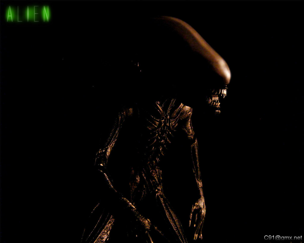 Alien_Drone_Wallpaper_by_C91.jpg