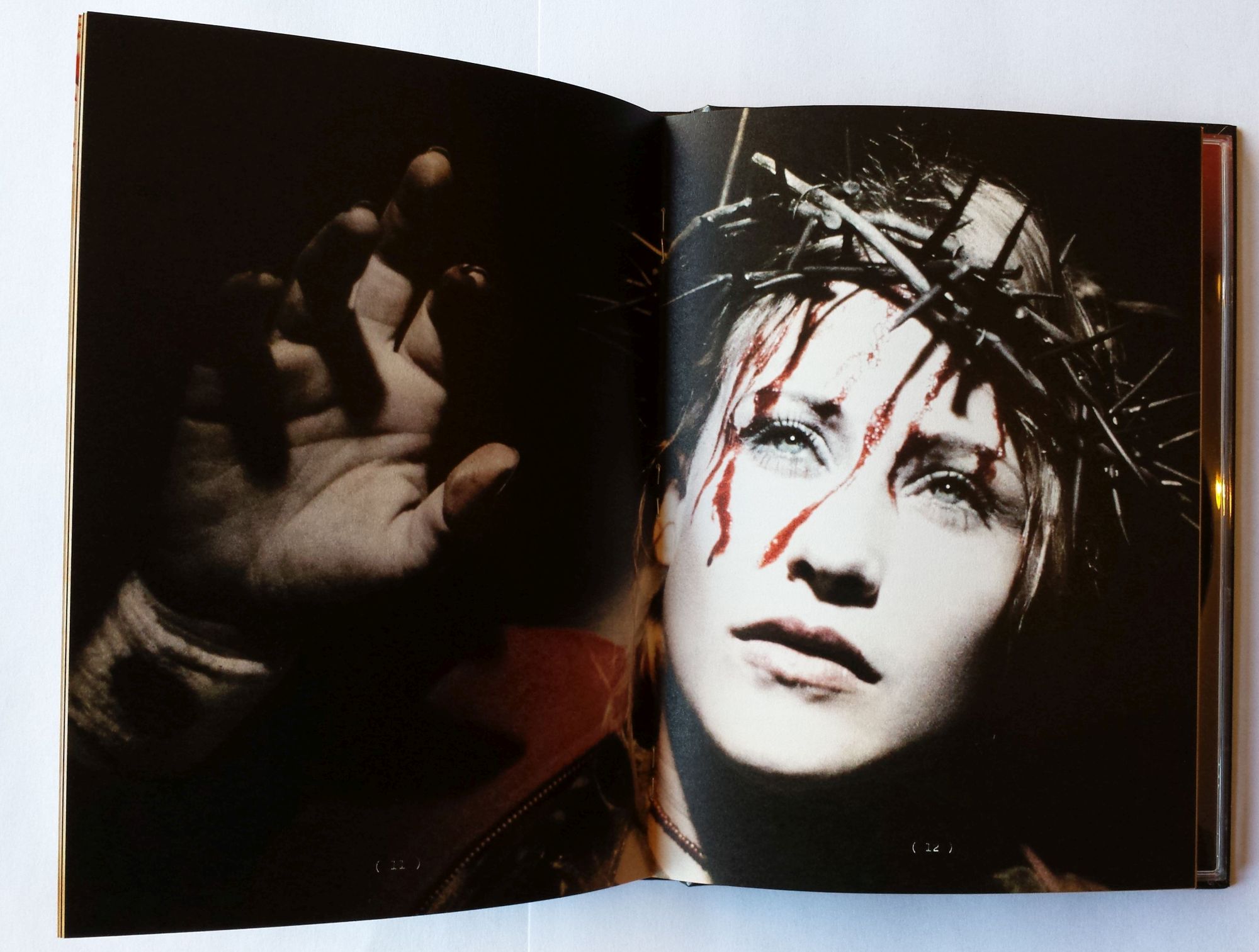 Stigmata_MB_11_Booklet2.jpg