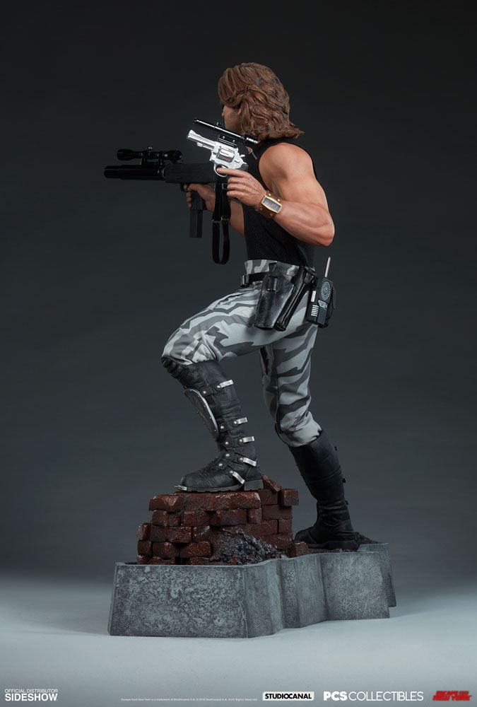 0007494_snake-plissken-13-statue.jpeg