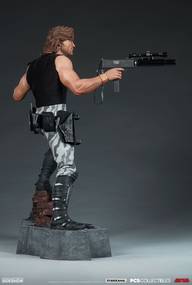 0007496_snake-plissken-13-statue.jpeg