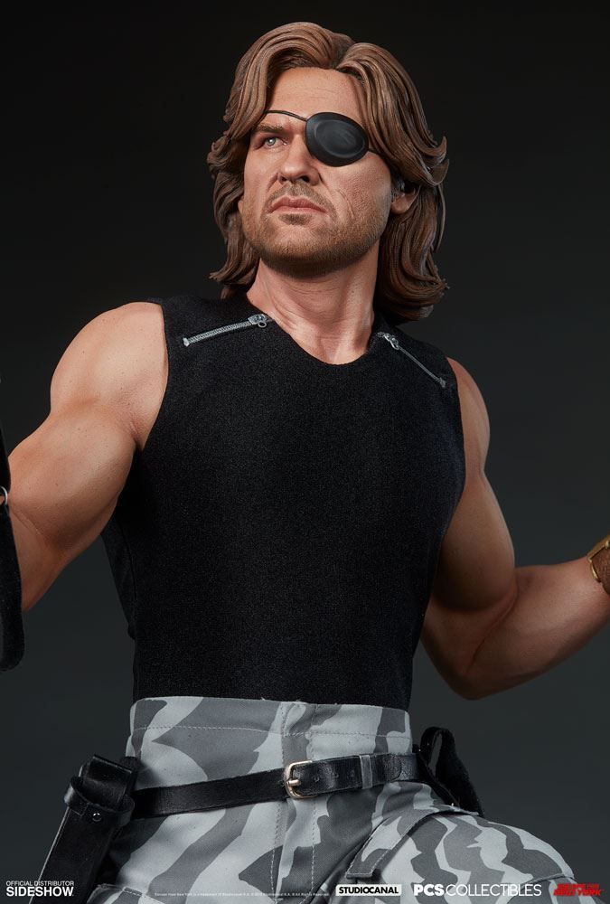 0007499_snake-plissken-13-statue.jpeg