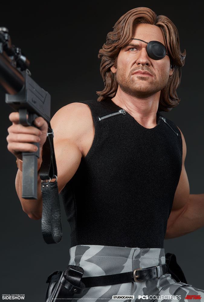 0007500_snake-plissken-13-statue.jpeg