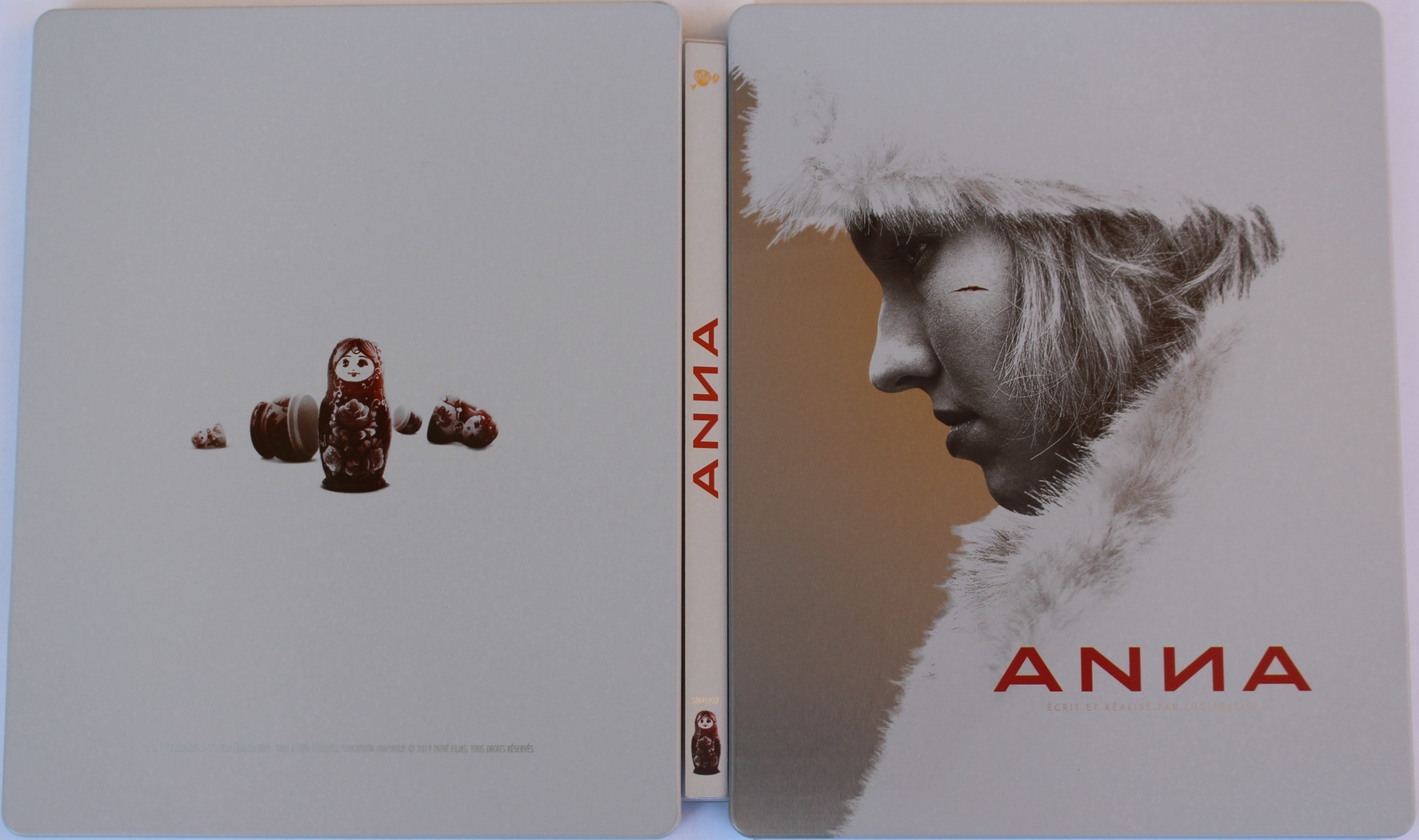 Anna_-_04_-_Outside.jpg