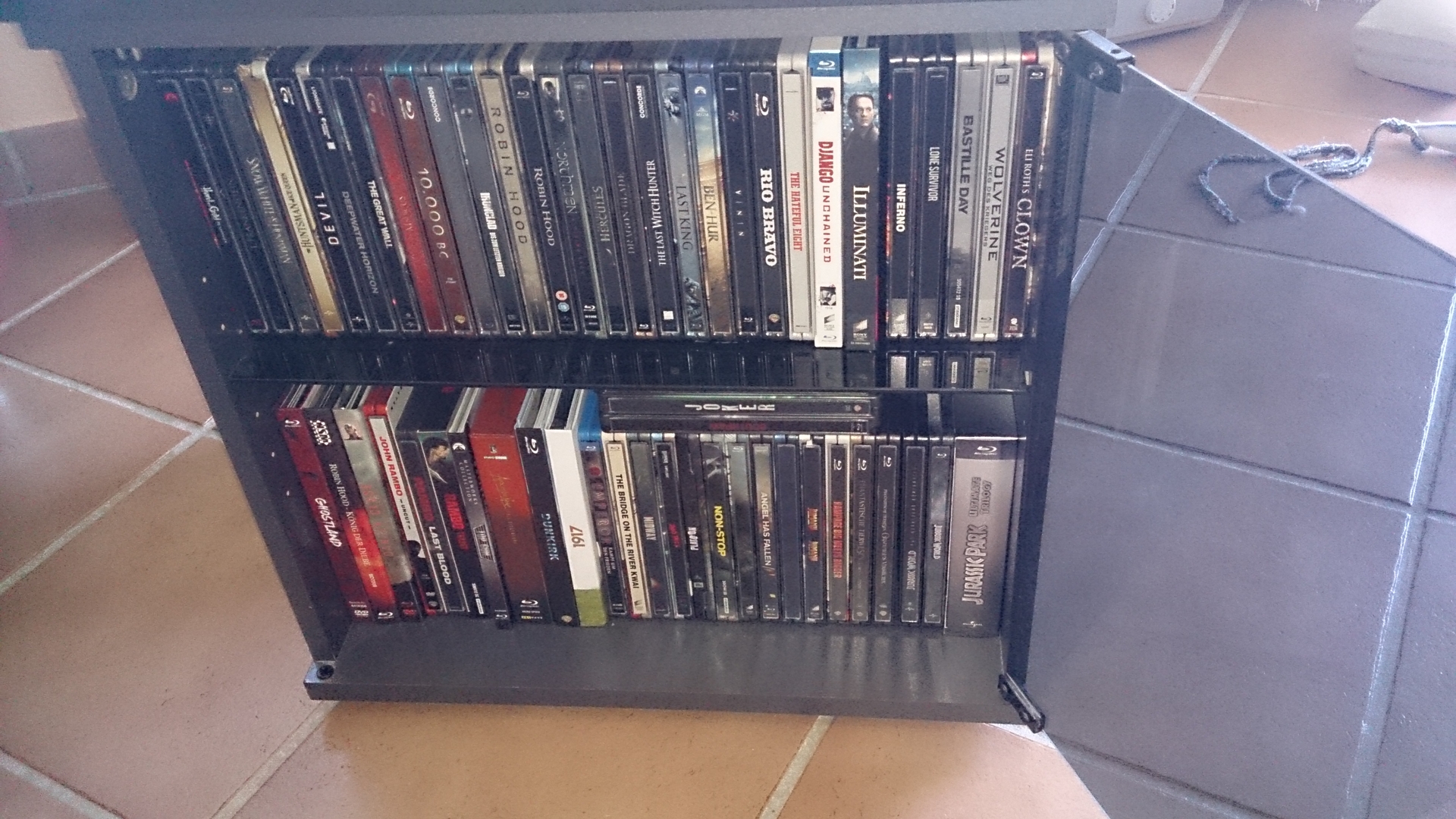 MHsteelbook-1.JPG