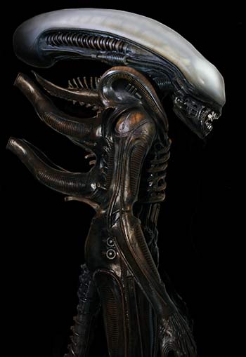 Alien-Statue.jpg