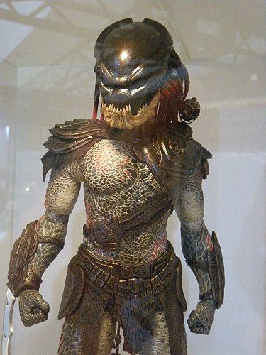 Tokyo-toy-2010-Hot-Toys-Berserker-Predator-02_1279203968.jpg