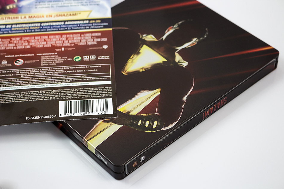 fotografias-del-steelbook-de-shazam-en-blu-ray-3d-original_3.jpg