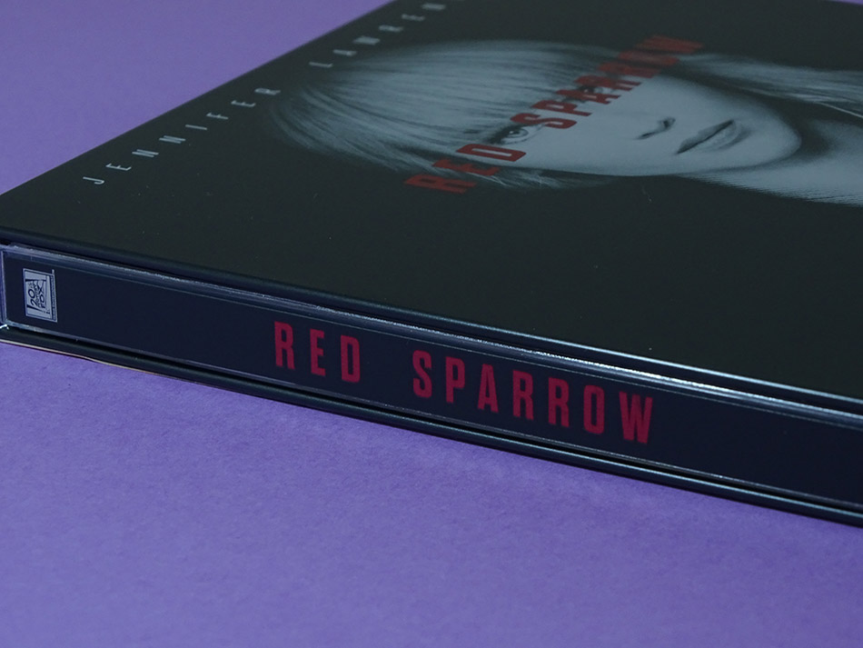 fotografias-del-steelbook-de-gorrion-rojo-en-blu-ray-original_6.jpg