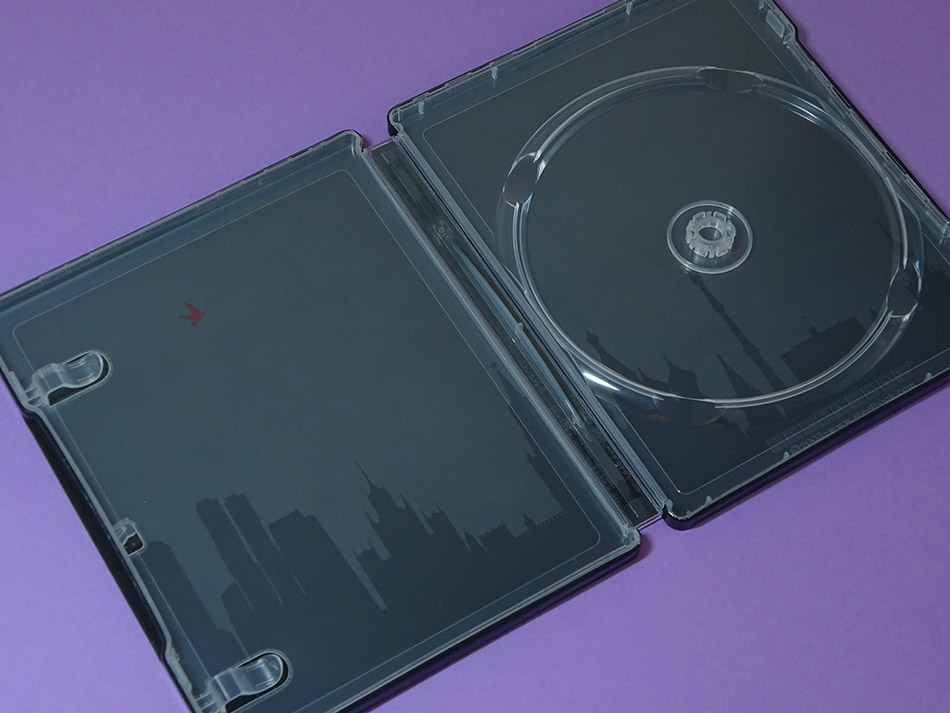 fotografias-del-steelbook-de-gorrion-rojo-en-blu-ray-original_10.jpg
