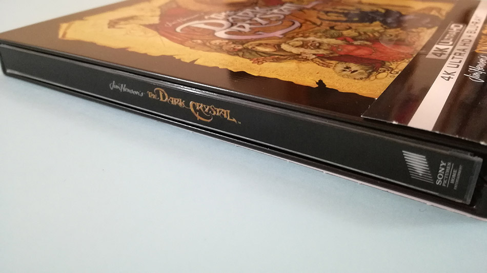fotografias-del-steelbook-de-cristal-oscuro-en-4k-y-blu-ray-original_2.jpg