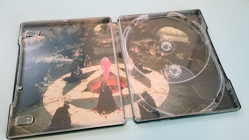 fotografias-del-steelbook-de-cristal-oscuro-en-4k-y-blu-ray-original_13.jpg