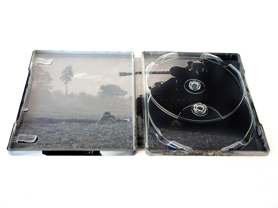 fotografias-del-steelbook-de-corazones-de-acero-en-blu-ray-original_10.jpg