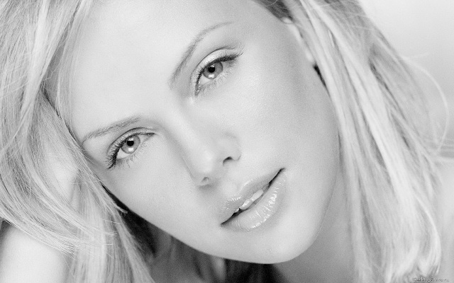 Charlize-Theron-1680x1050-005.jpg