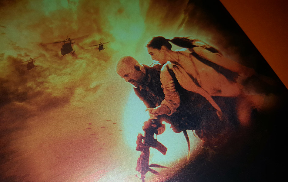 fotografias-del-steelbook-de-lagrimas-del-sol-en-blu-ray-original_9.jpg