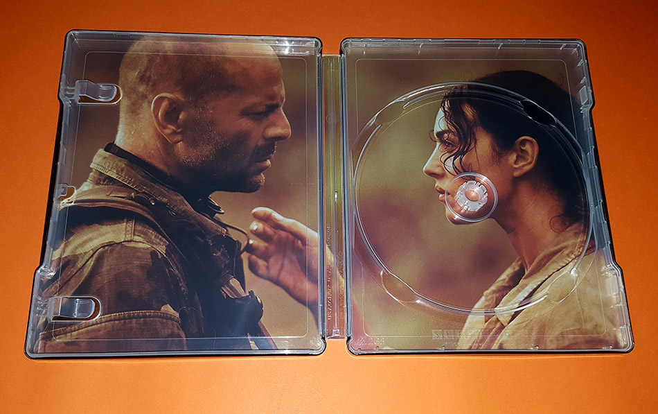 fotografias-del-steelbook-de-lagrimas-del-sol-en-blu-ray-original_13.jpg