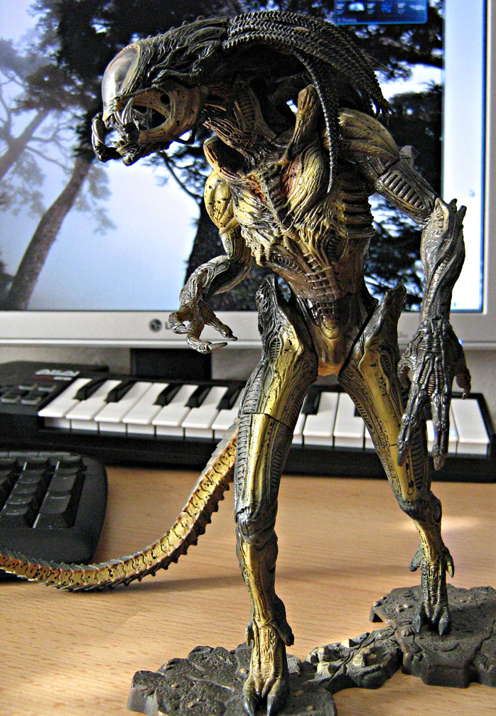 neca_alien1.jpg