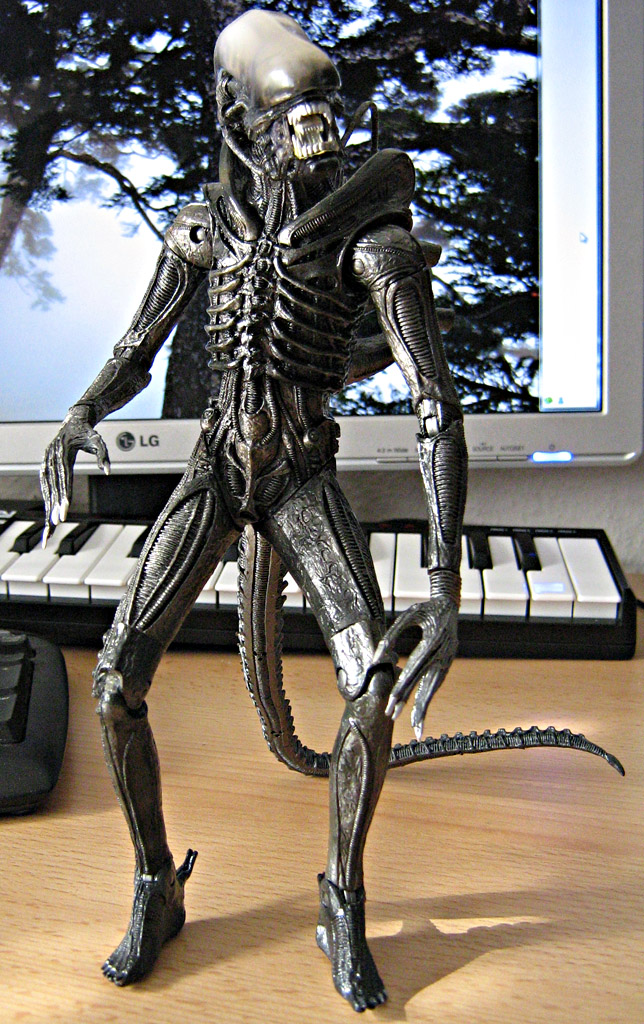 neca_alien4.jpg