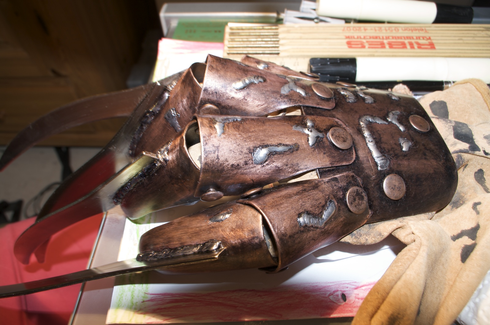 glove2.jpg