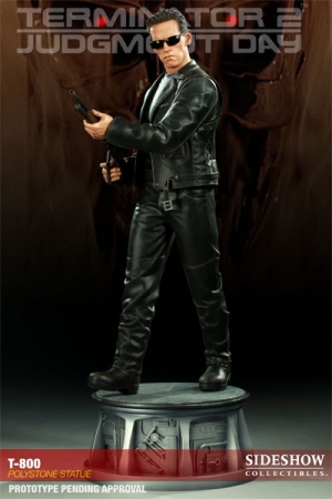 TERMINATOR T-800 Arnold Schwarzenegger Statue 52cm.jpeg