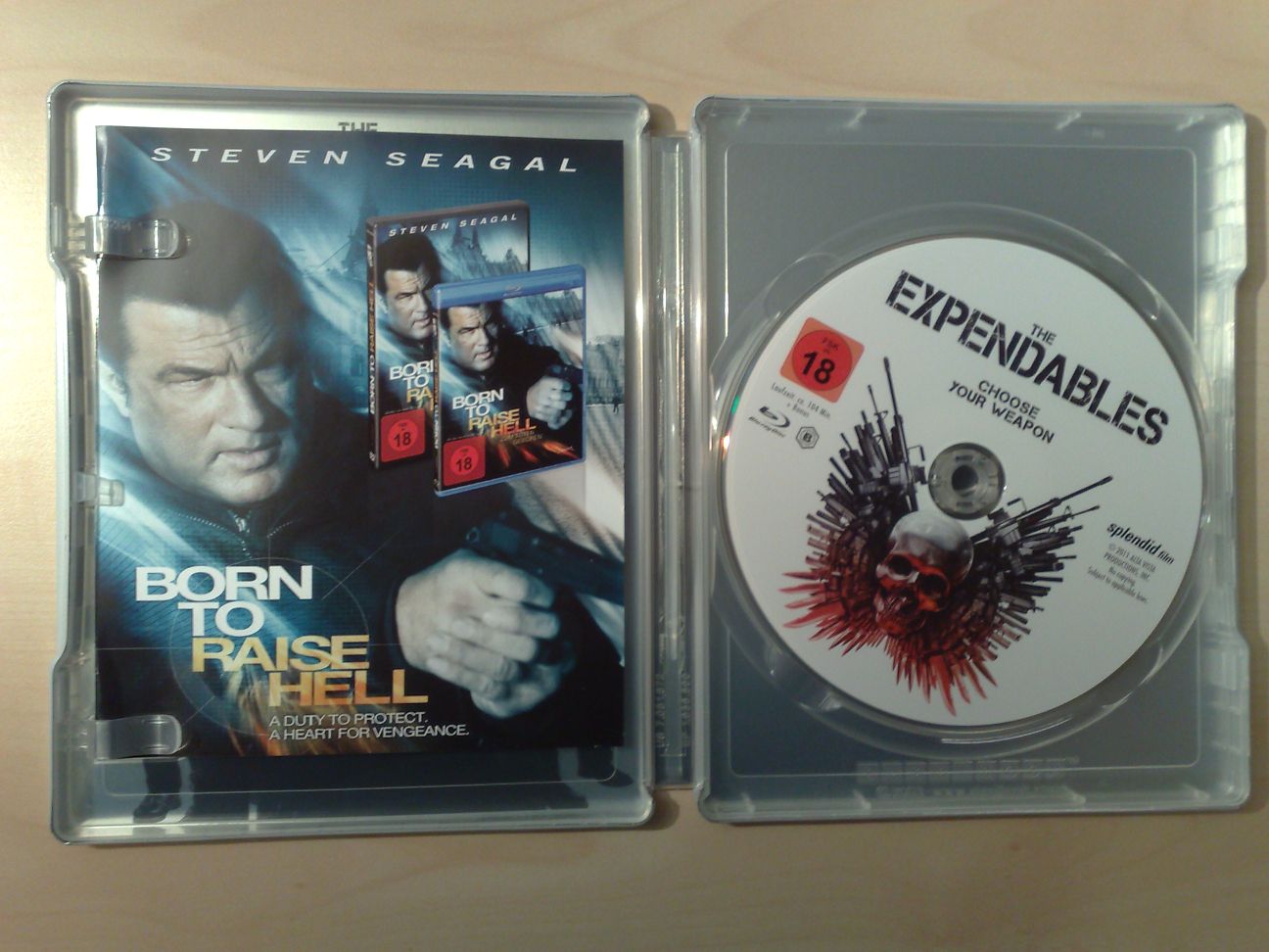 09 Expendables Steelbook opened.jpg