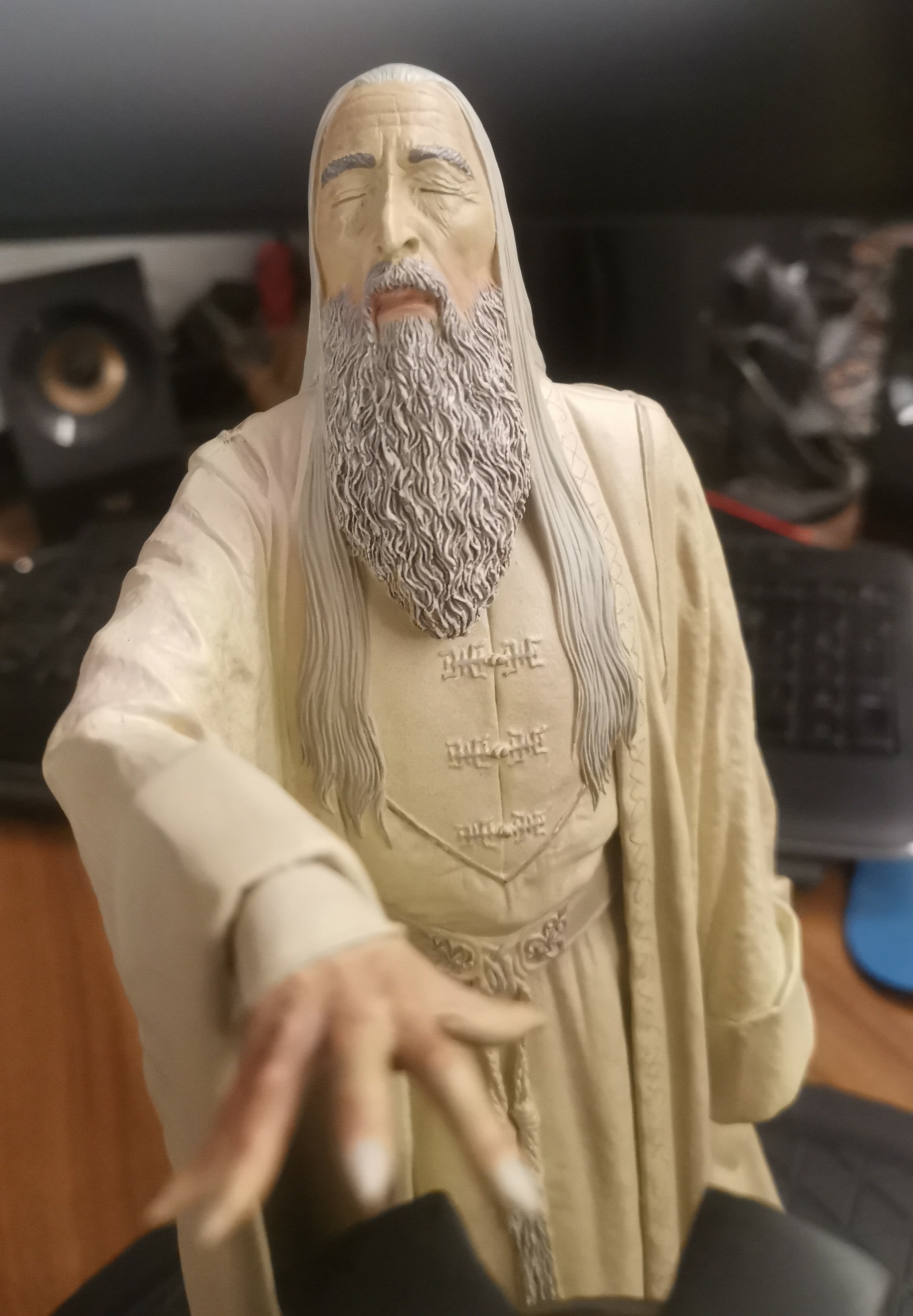 SSW_Saruman_The_White_5.jpeg