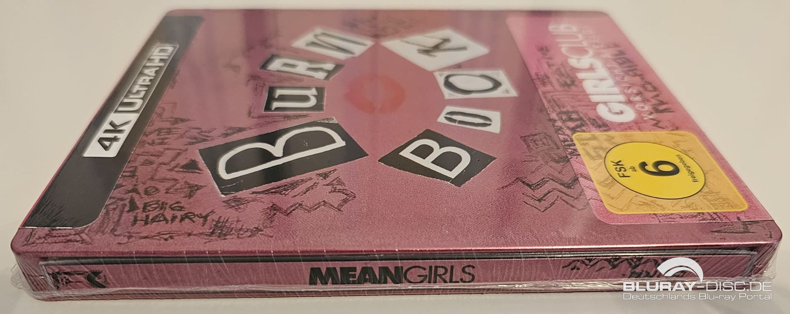 Girls_Club_Vorsicht_bissig_Galerie_Foto_4K_Steelbook_03.jpg