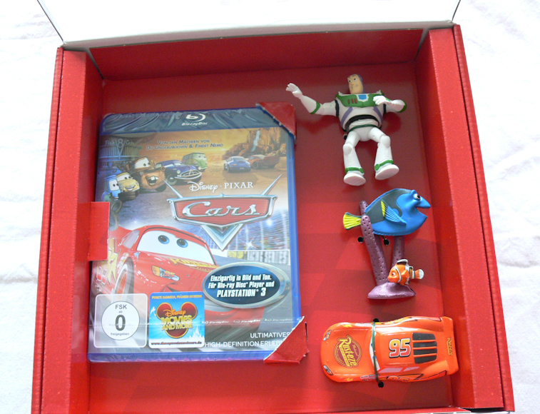 Pixar_Box_offen.jpg