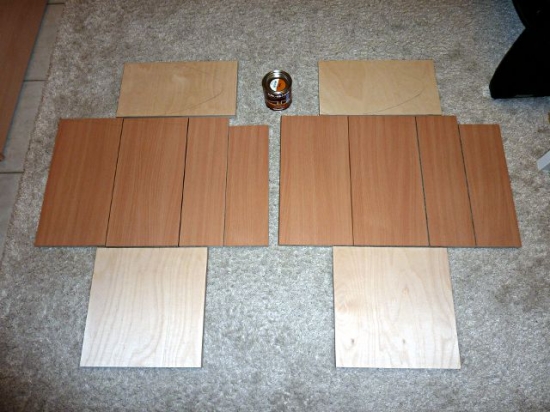 Die einzelnen Holzplatten für 2 Sonus Faber Cremona Auditor M Ständer.
