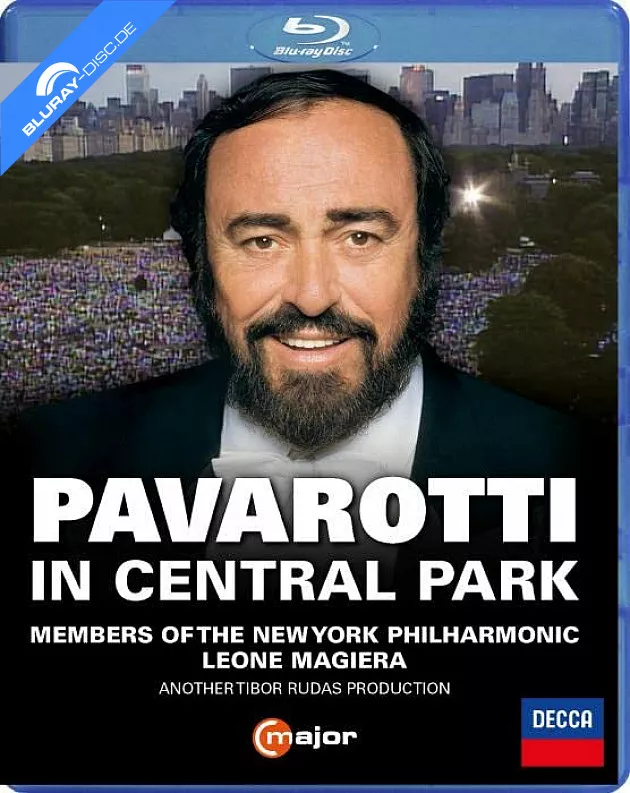 pavarotti-in-central-park.webp