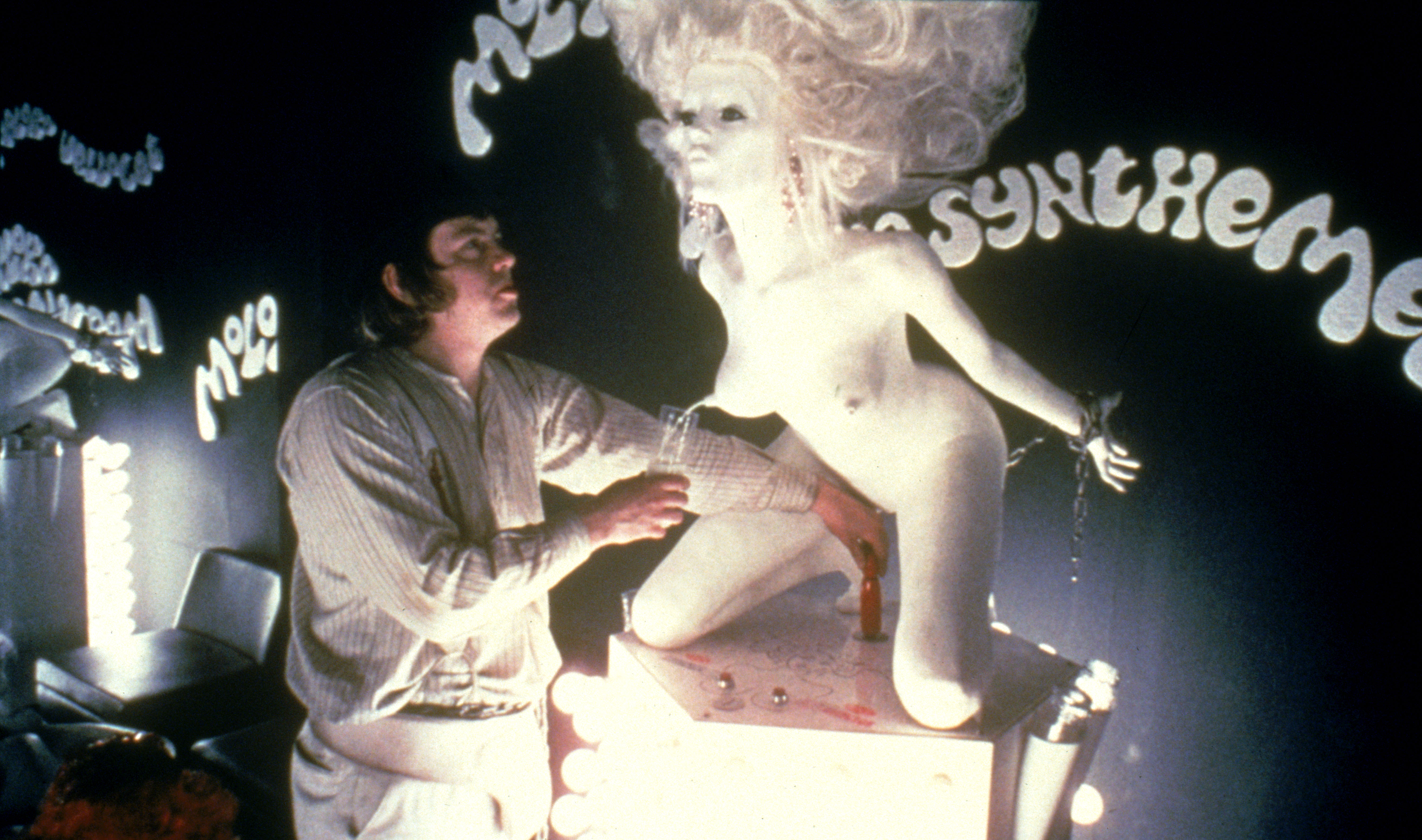A_Clockwork_Orange_Bild06.jpg A_Clockwork_Orange_Bild06.jpg
