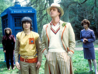 Doctor-Who-Fuenfter-Doktor-Die-Heimsuchung-Reviewbild-01.jpg Doctor-Who-Fuenfter-Doktor-Die-Heimsuchung-Reviewbild-01.jpg