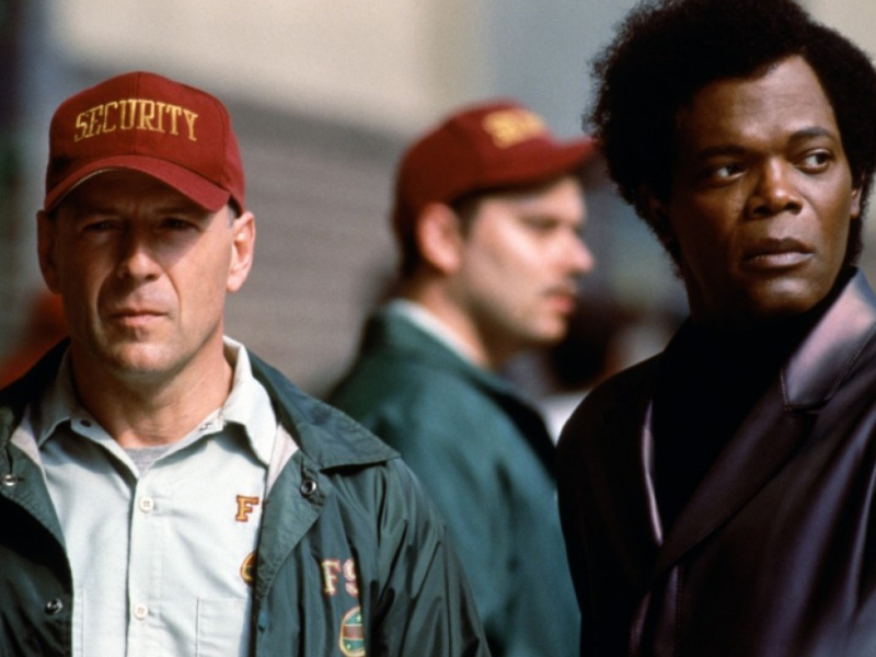 Unbreakable_Unzerbrechlich_01.jpg Unbreakable_Unzerbrechlich_01.jpg