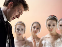 Black-Swan-02.webp