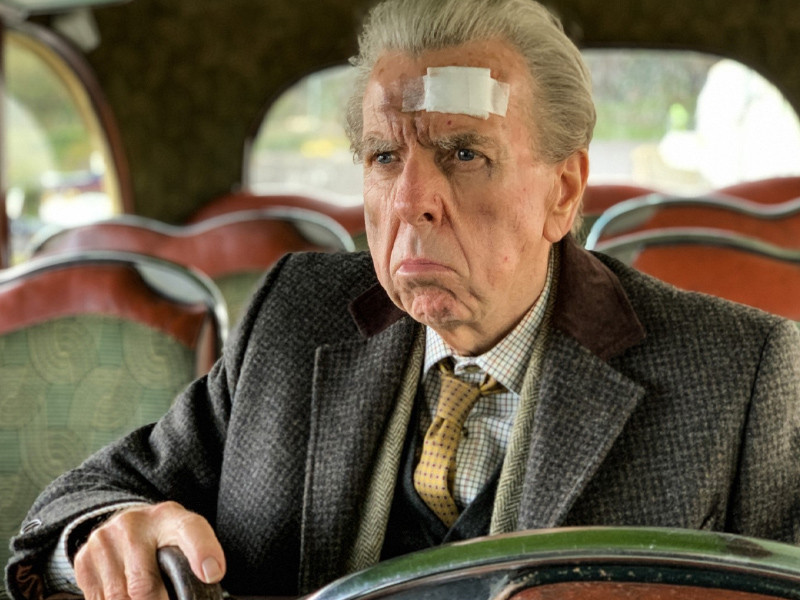 Der_Englaender_der_in_den_Bus_stieg_und_bis_ans_Ende_der_Welt_fuhr_01.jpg
